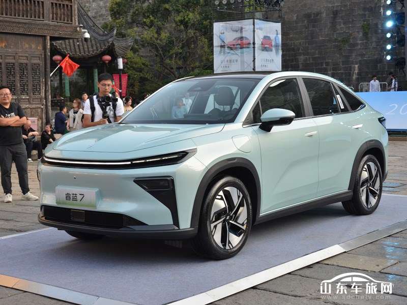 2023款 睿蓝汽车7 外观